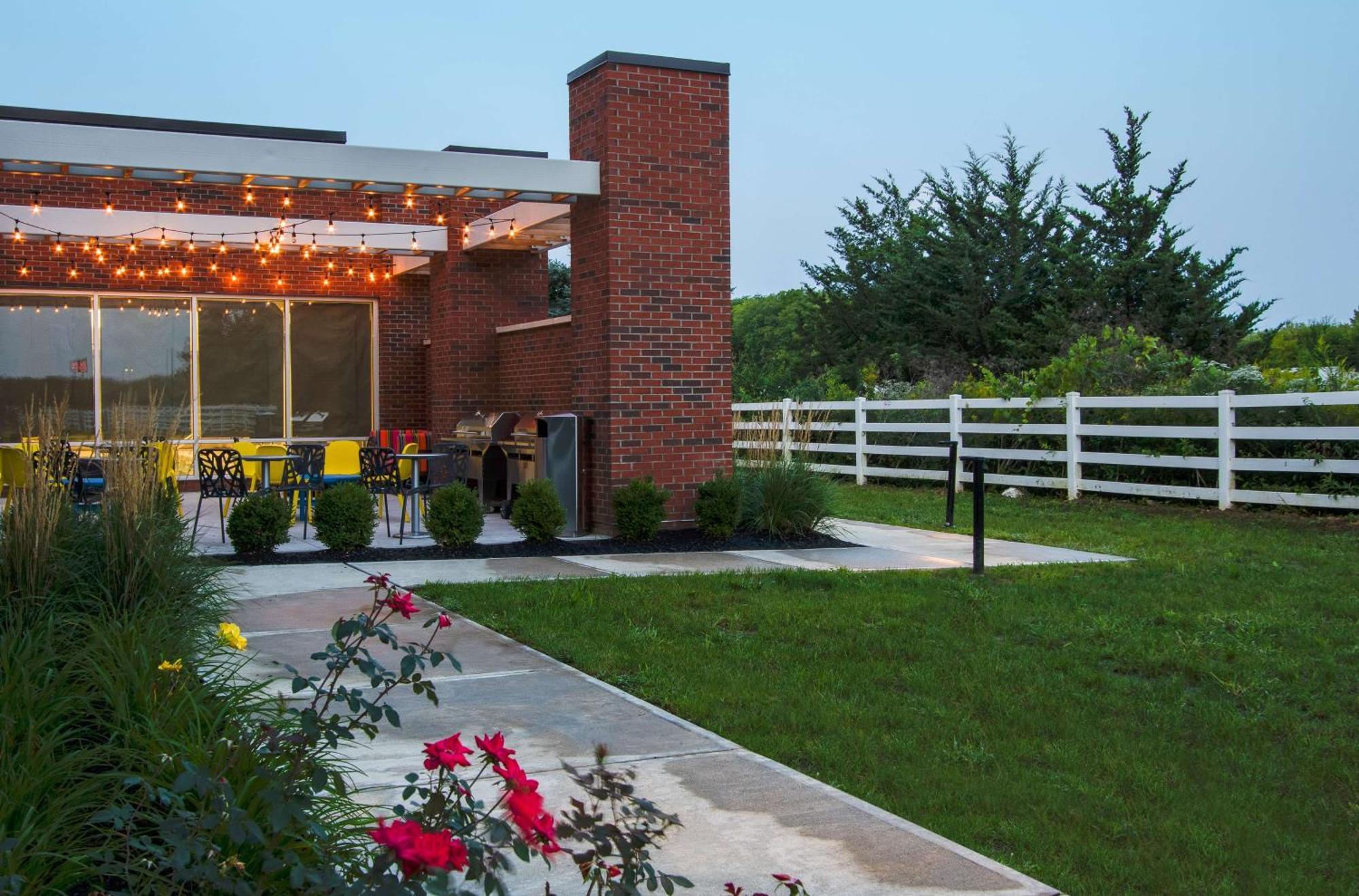 Home2 Suites By Hilton Grove City Columbus Экстерьер фото